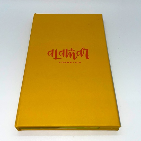 Alamar Cosmetics Reina Del Caribe Vol. 1 Palette - Picture 2 of 12